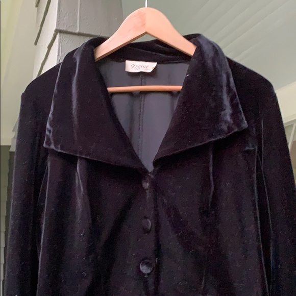 Regine black velvet button down jacket - Picture 2 of 3